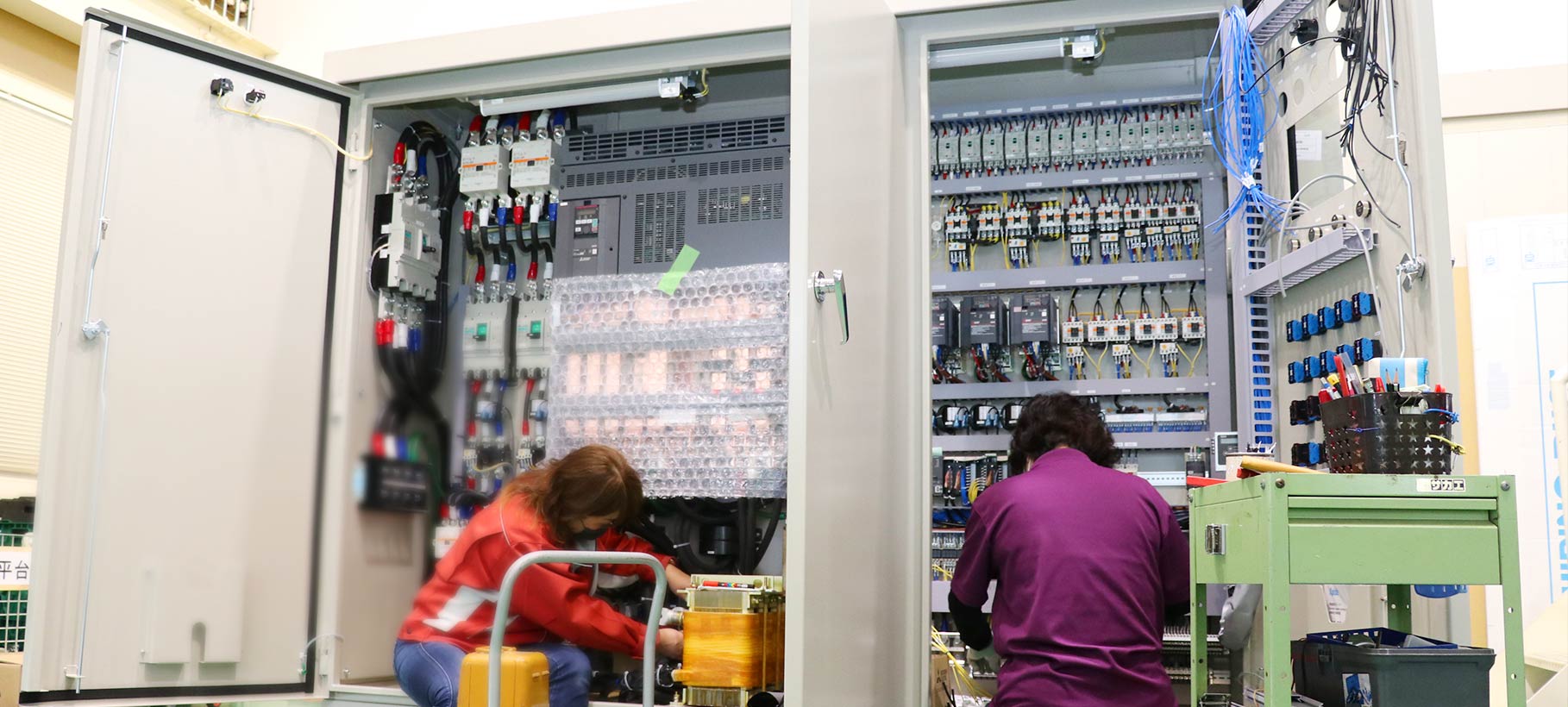制御盤の設計・製作・施工を行う電機工業  電動機械の未来を デザインする  CUSTOMER FIRST&HIGH QUALITY